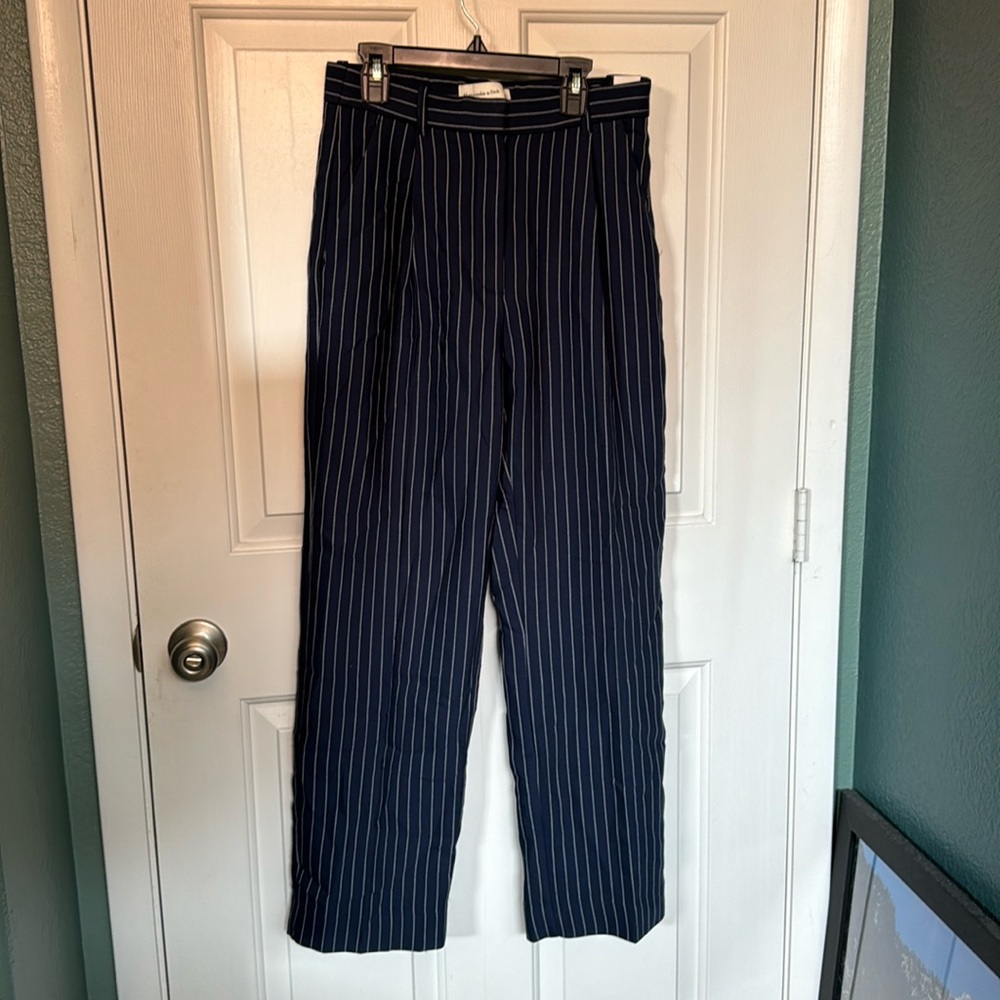 A&F Blue white stripped trousers